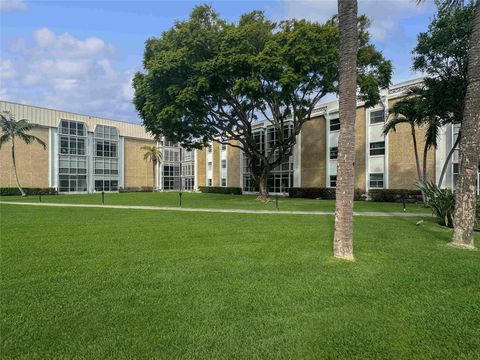 Tiny photo for 2970 NE 16th Avenue #102b, Oakland Park, FL 33334 (MLS # F10541733)