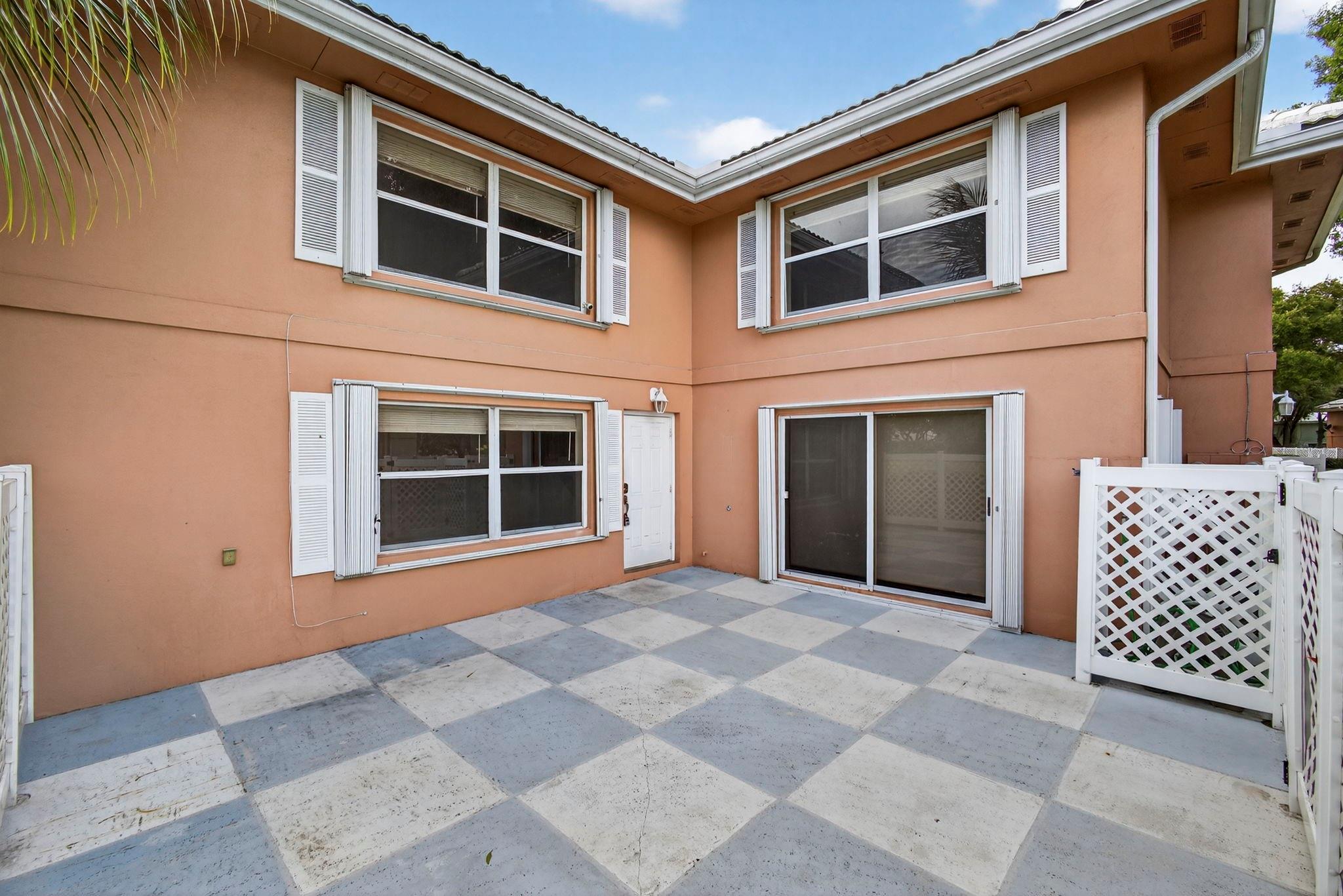 STAMFORD AT THE VILLAGES - Residential Lease