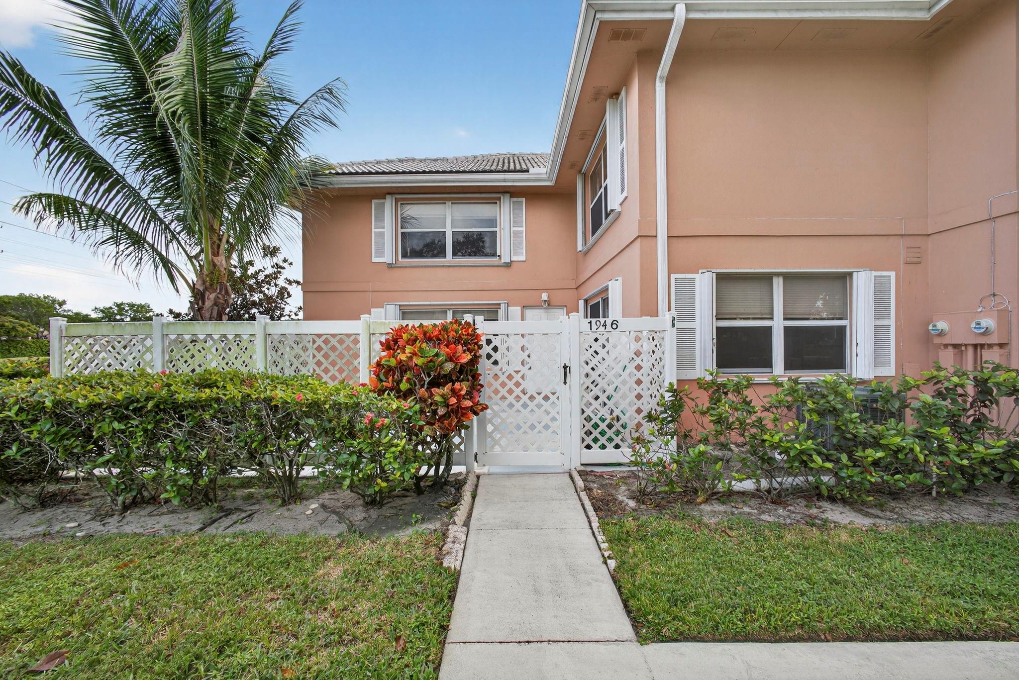 STAMFORD AT THE VILLAGES - Residential Lease