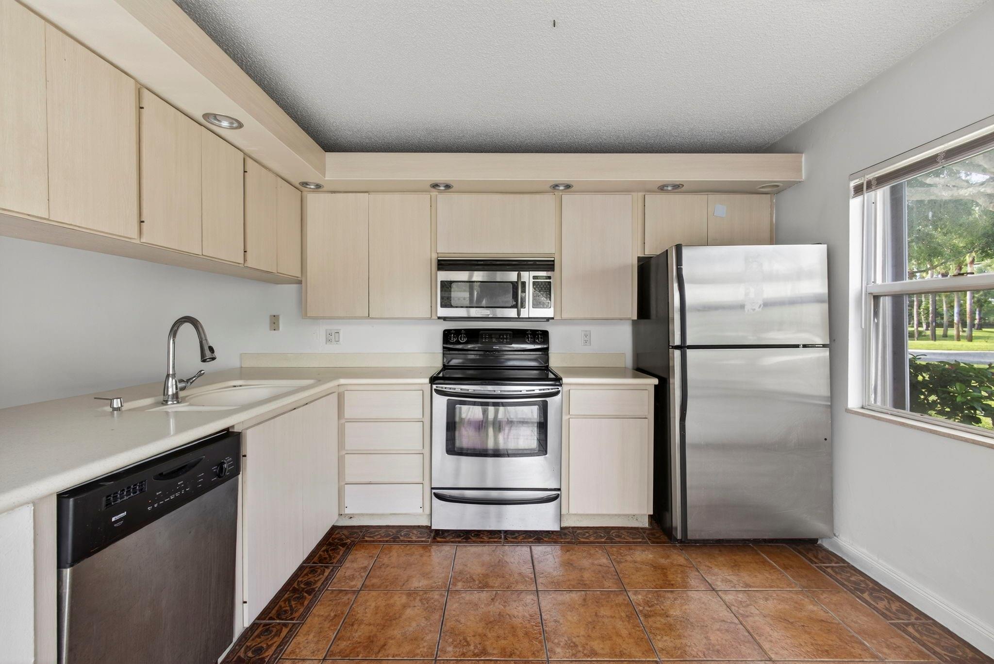 STAMFORD AT THE VILLAGES - Residential Lease