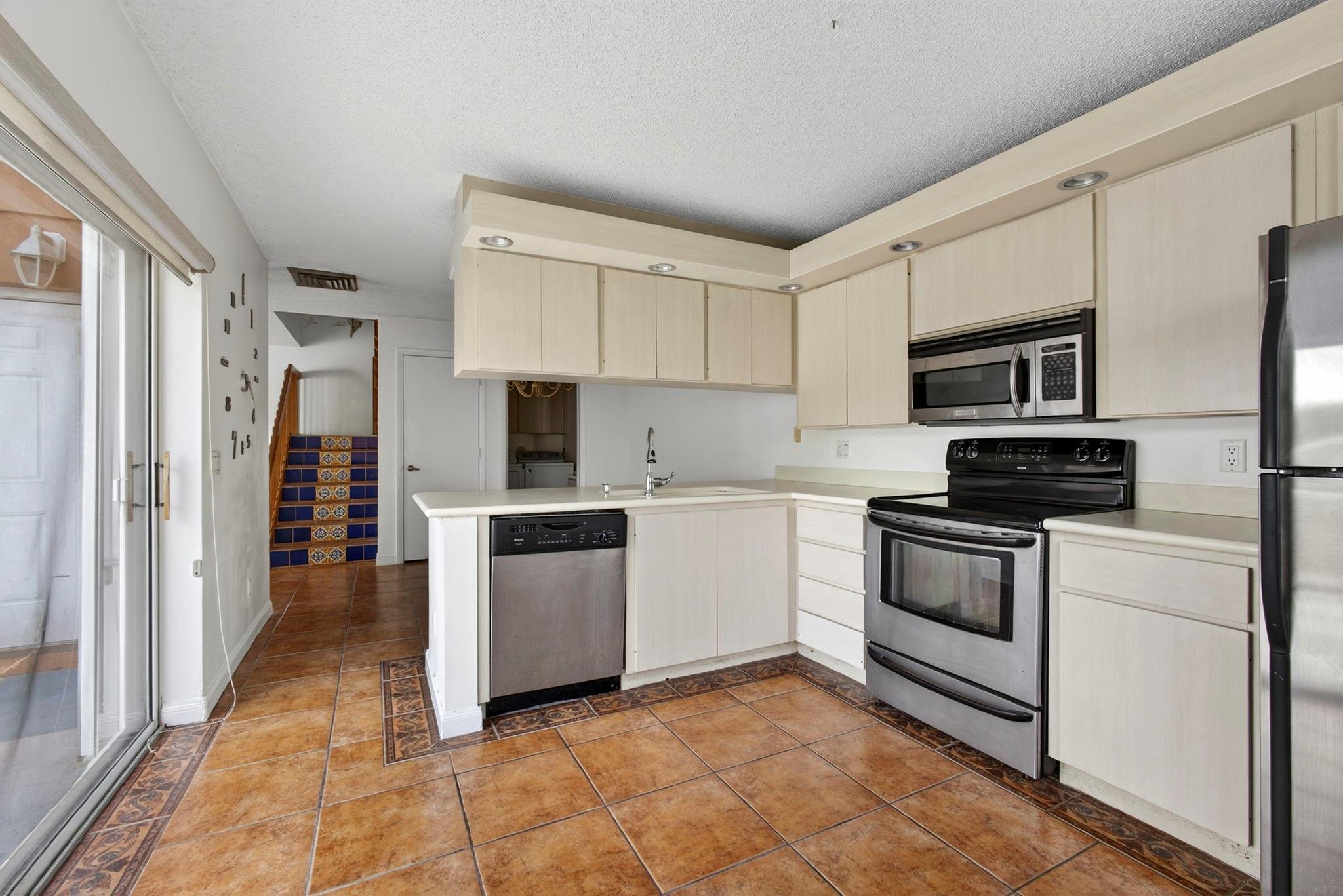 STAMFORD AT THE VILLAGES - Residential Lease