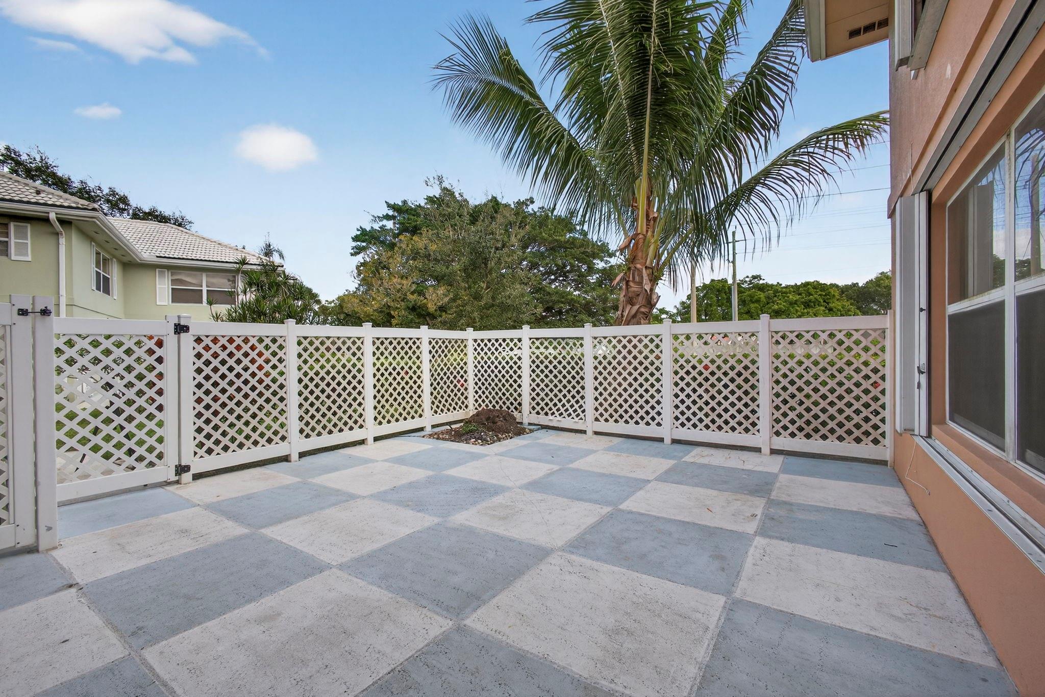 STAMFORD AT THE VILLAGES - Residential Lease