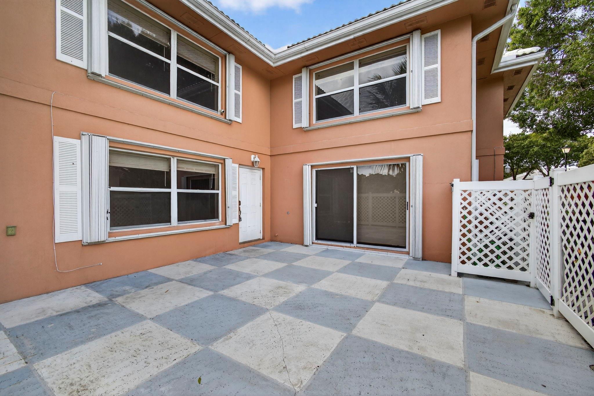 STAMFORD AT THE VILLAGES - Residential Lease