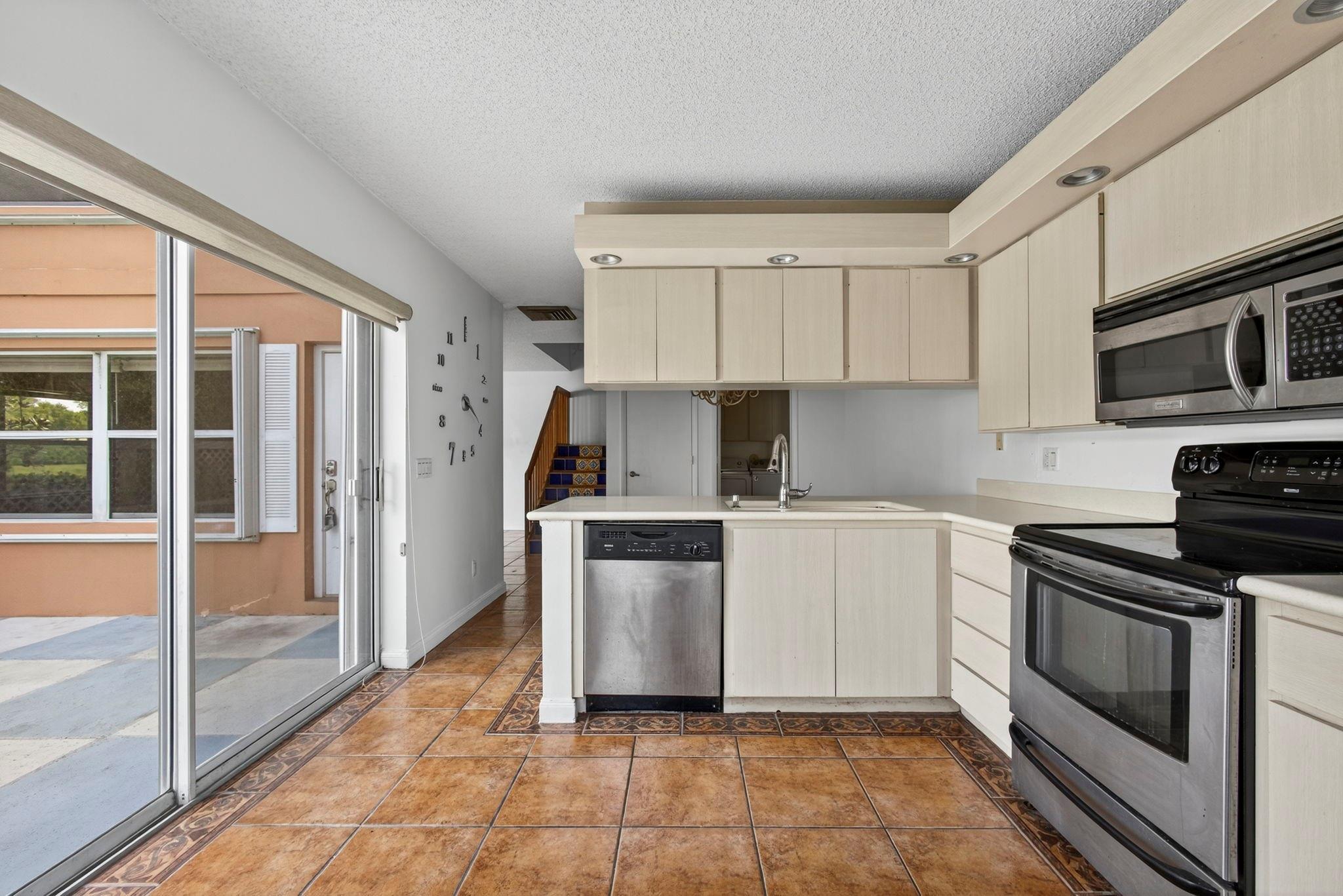 STAMFORD AT THE VILLAGES - Residential Lease