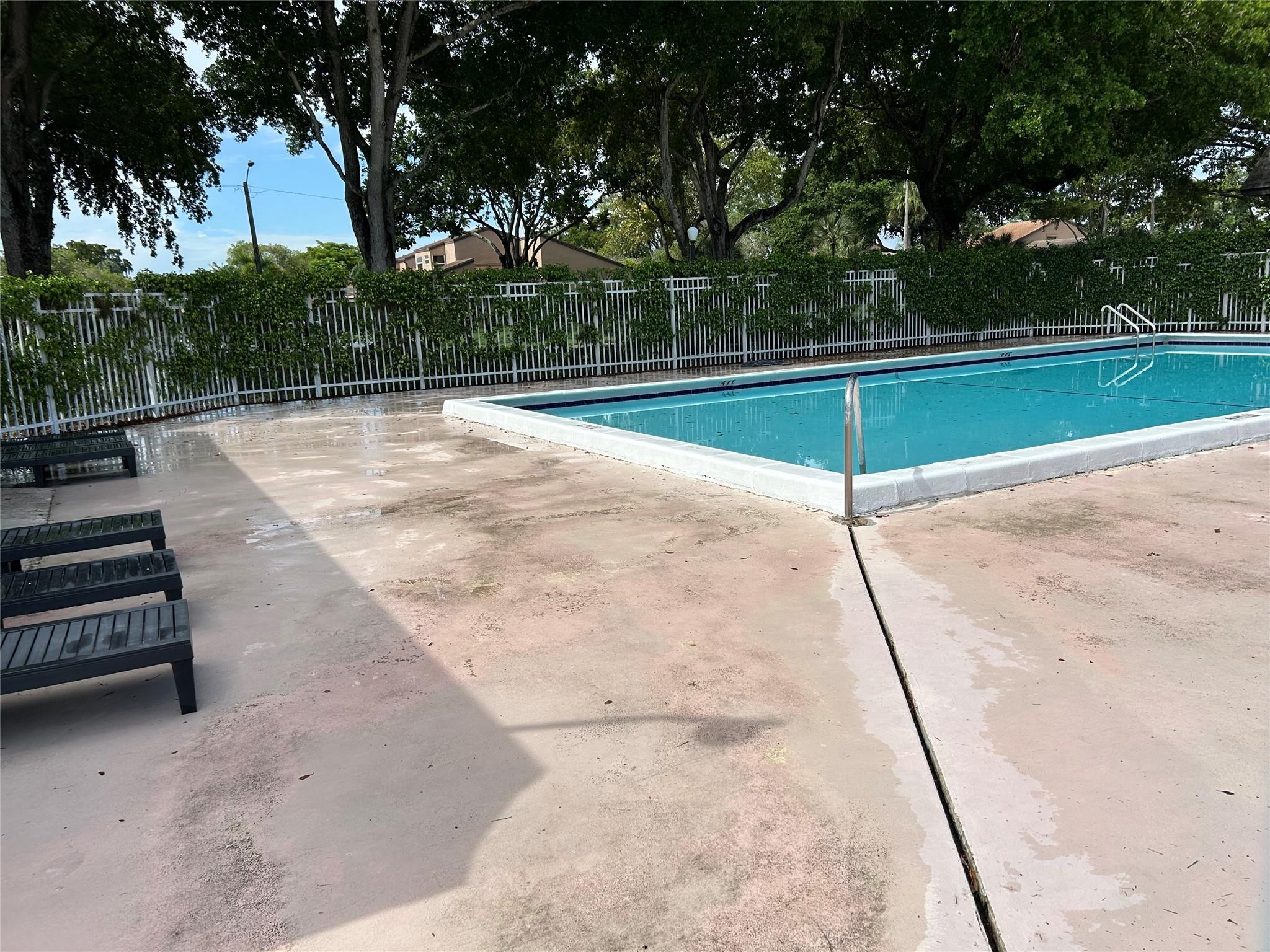 GRENADIER LAKES - Residential