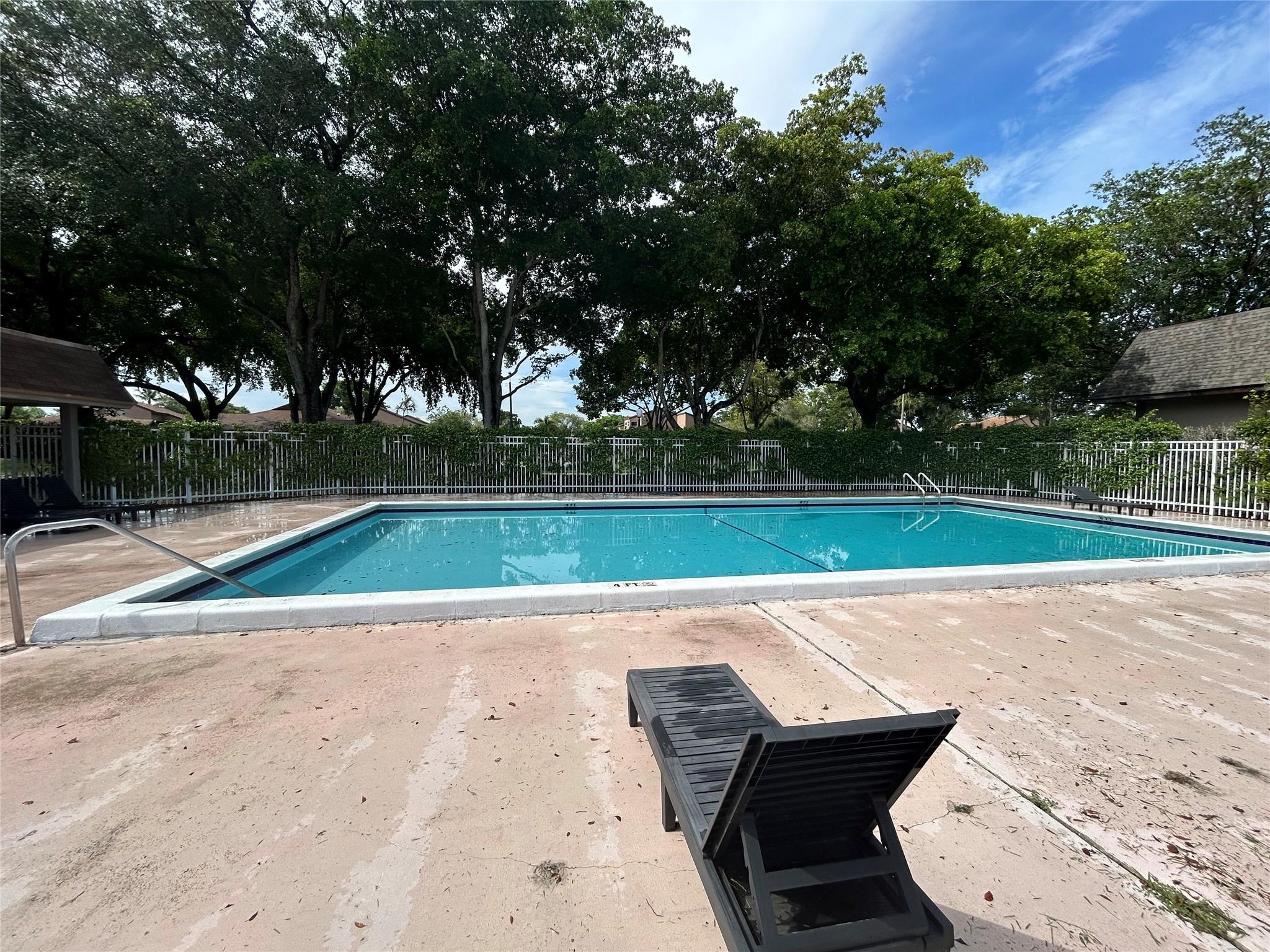 GRENADIER LAKES - Residential