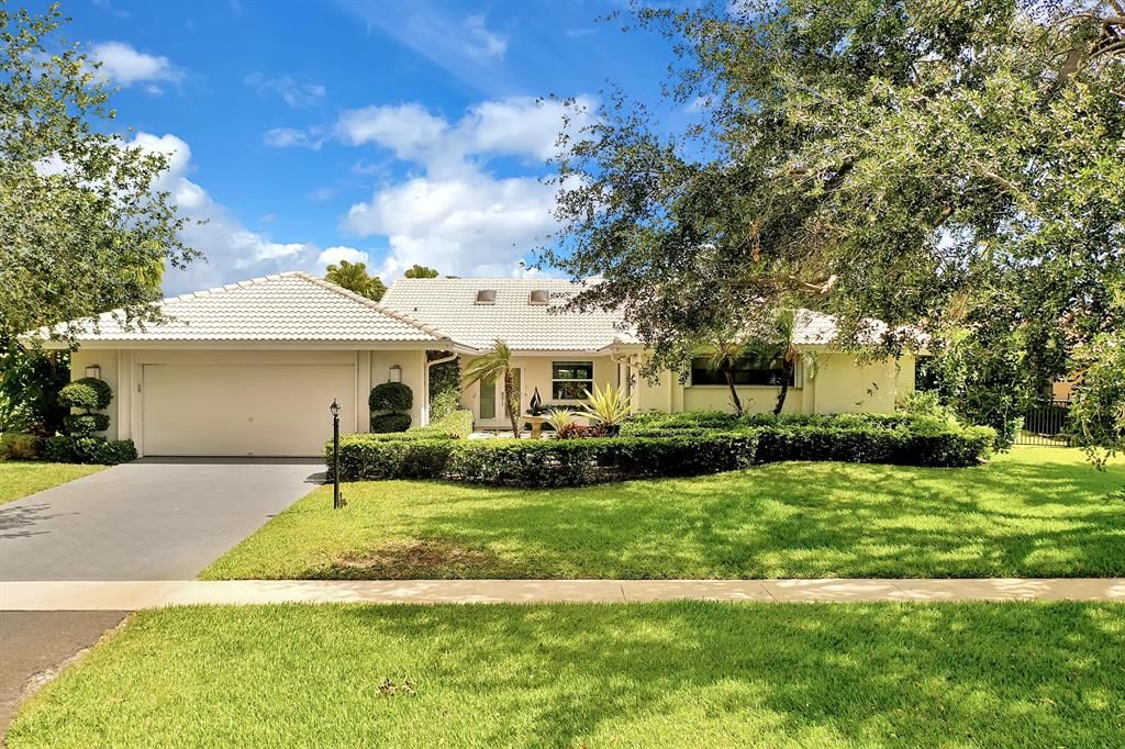Photo of 4398 White Cedar Lane, Delray Beach, FL 33445 (MLS # R10716373)