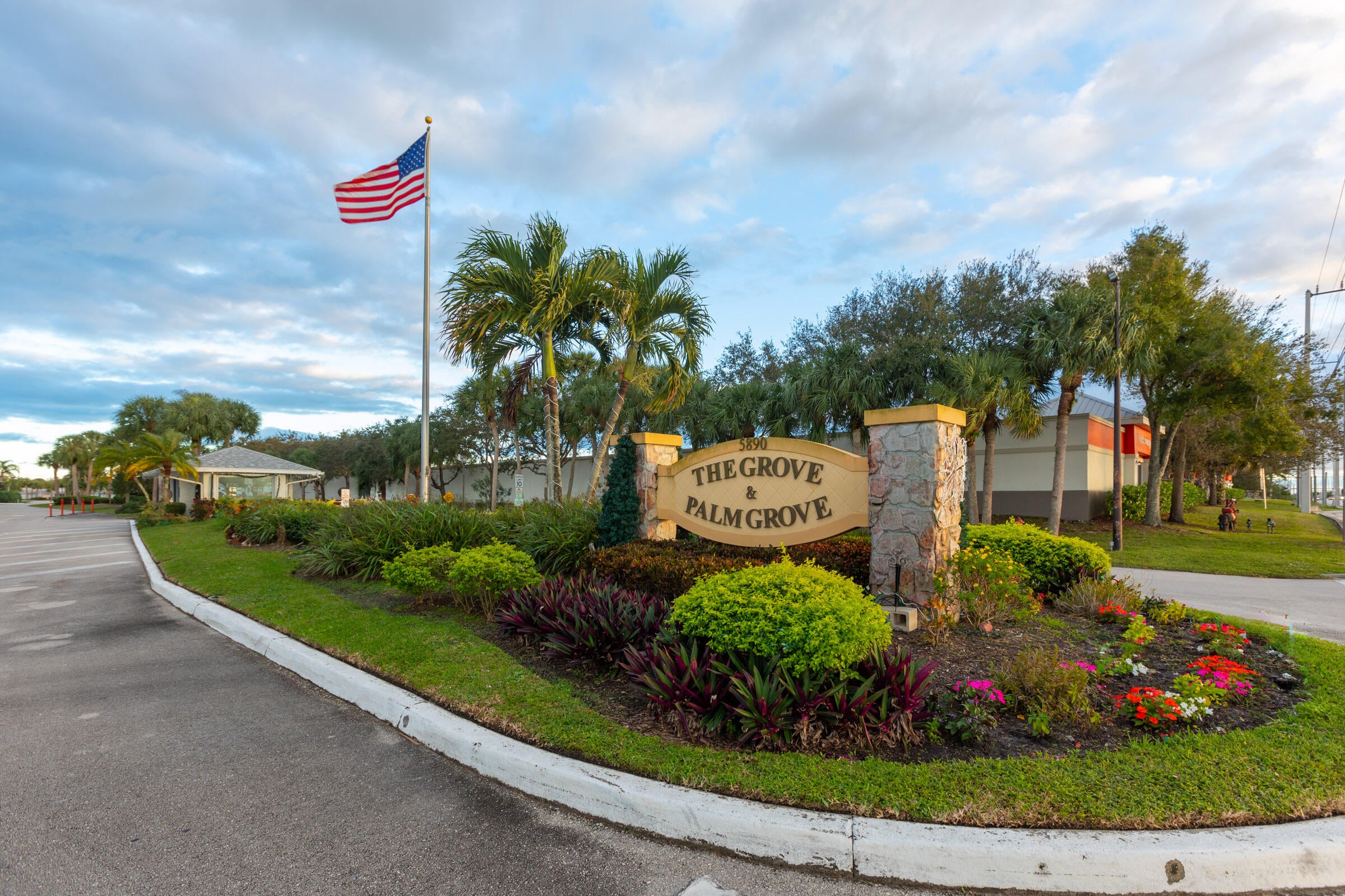 5794 Moss Court 7E