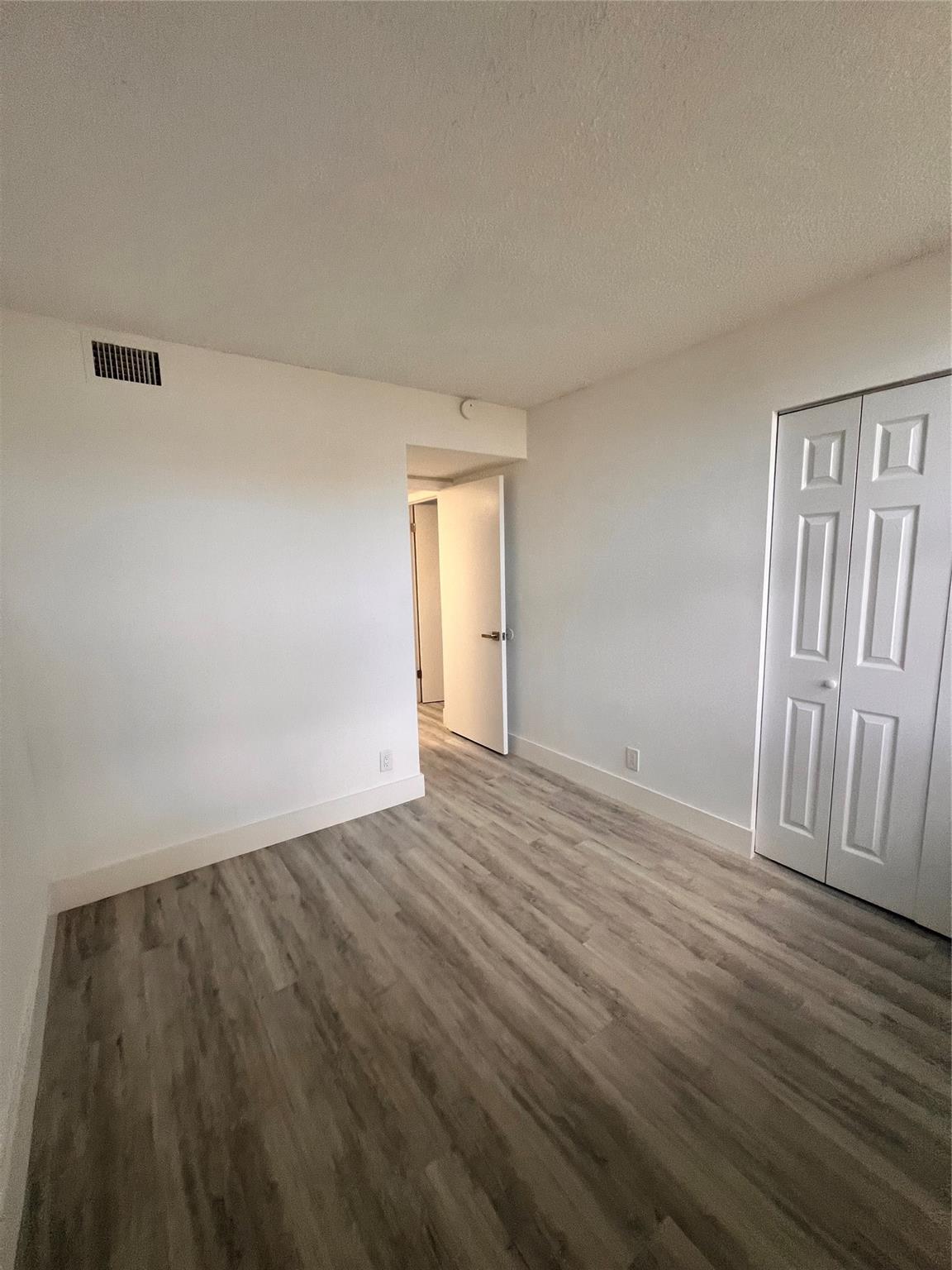 LAKE POINTE - Residential