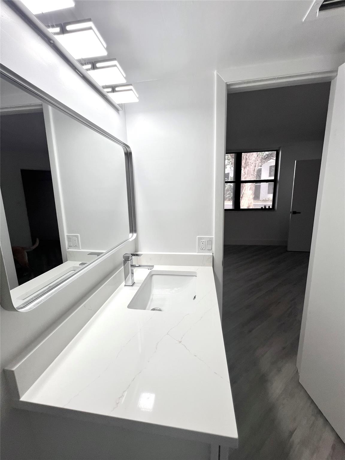 214 Lake Pointe Dr 103