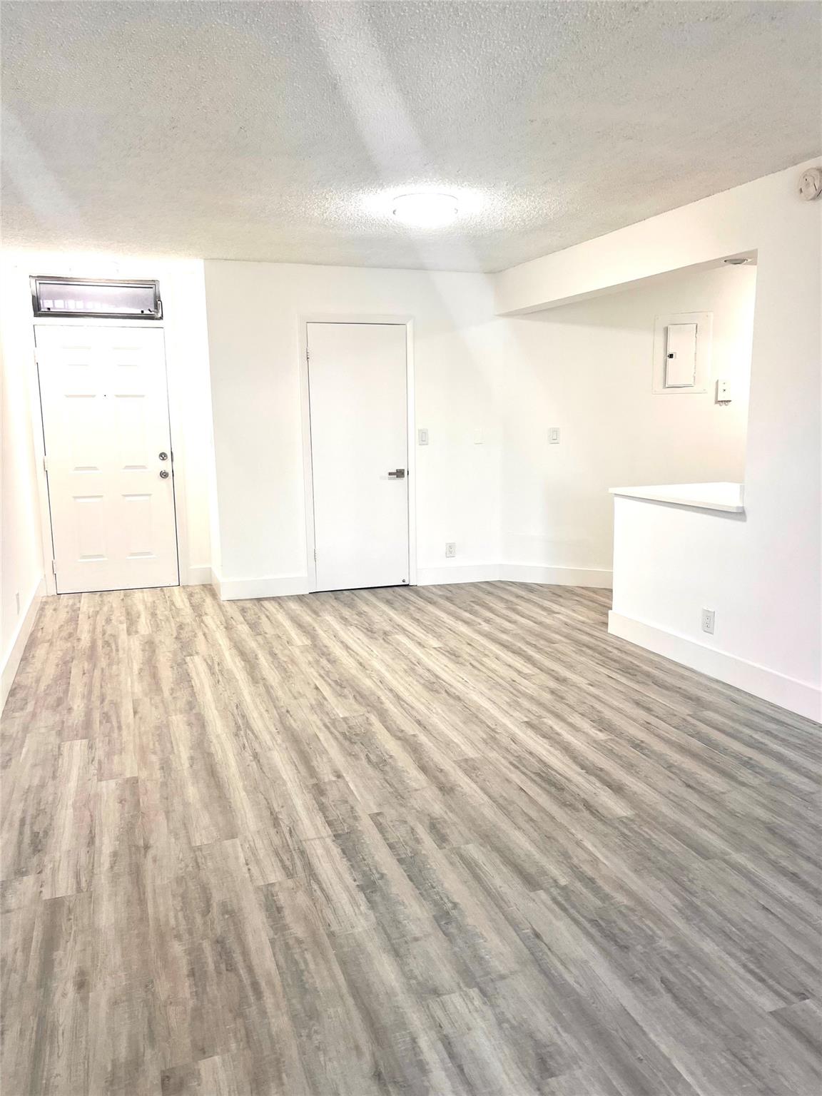 214 Lake Pointe Dr 103