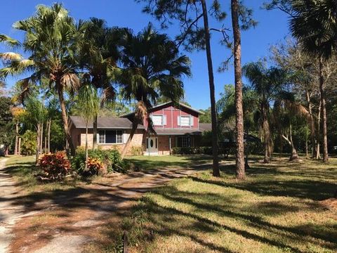 A home in Loxahatchee