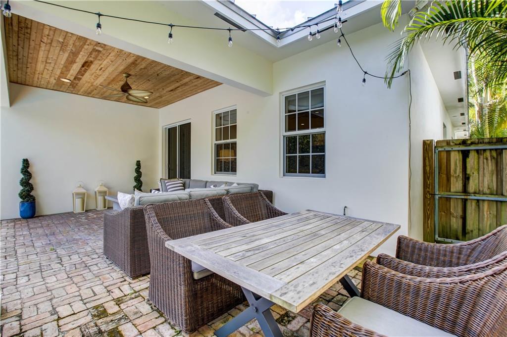 Rio Vista C J Hectors Res - Residential