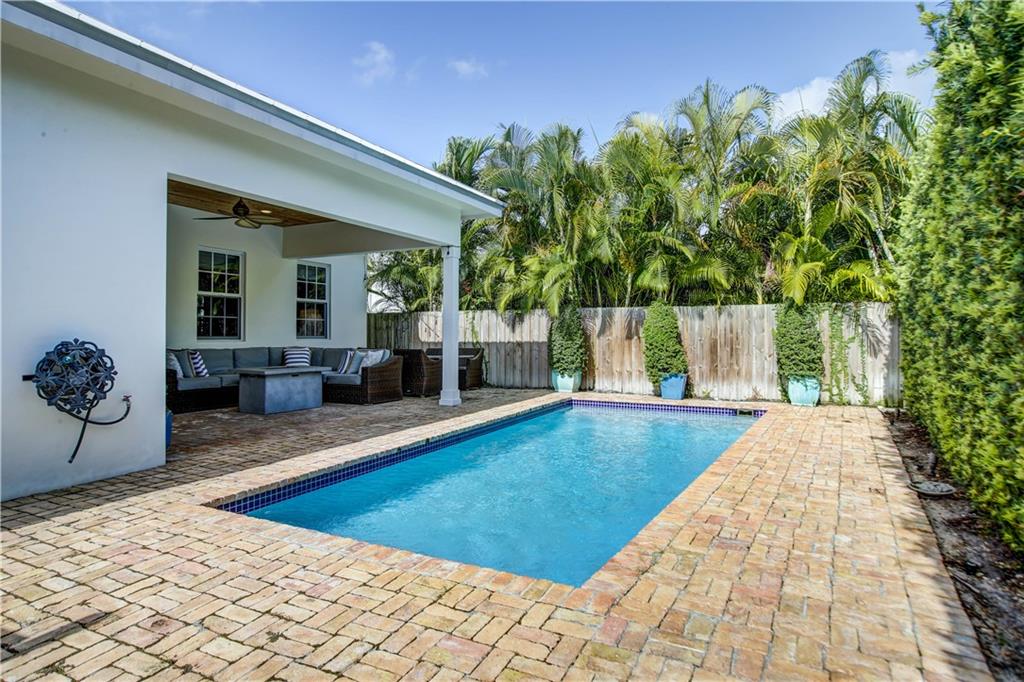 Rio Vista C J Hectors Res - Residential