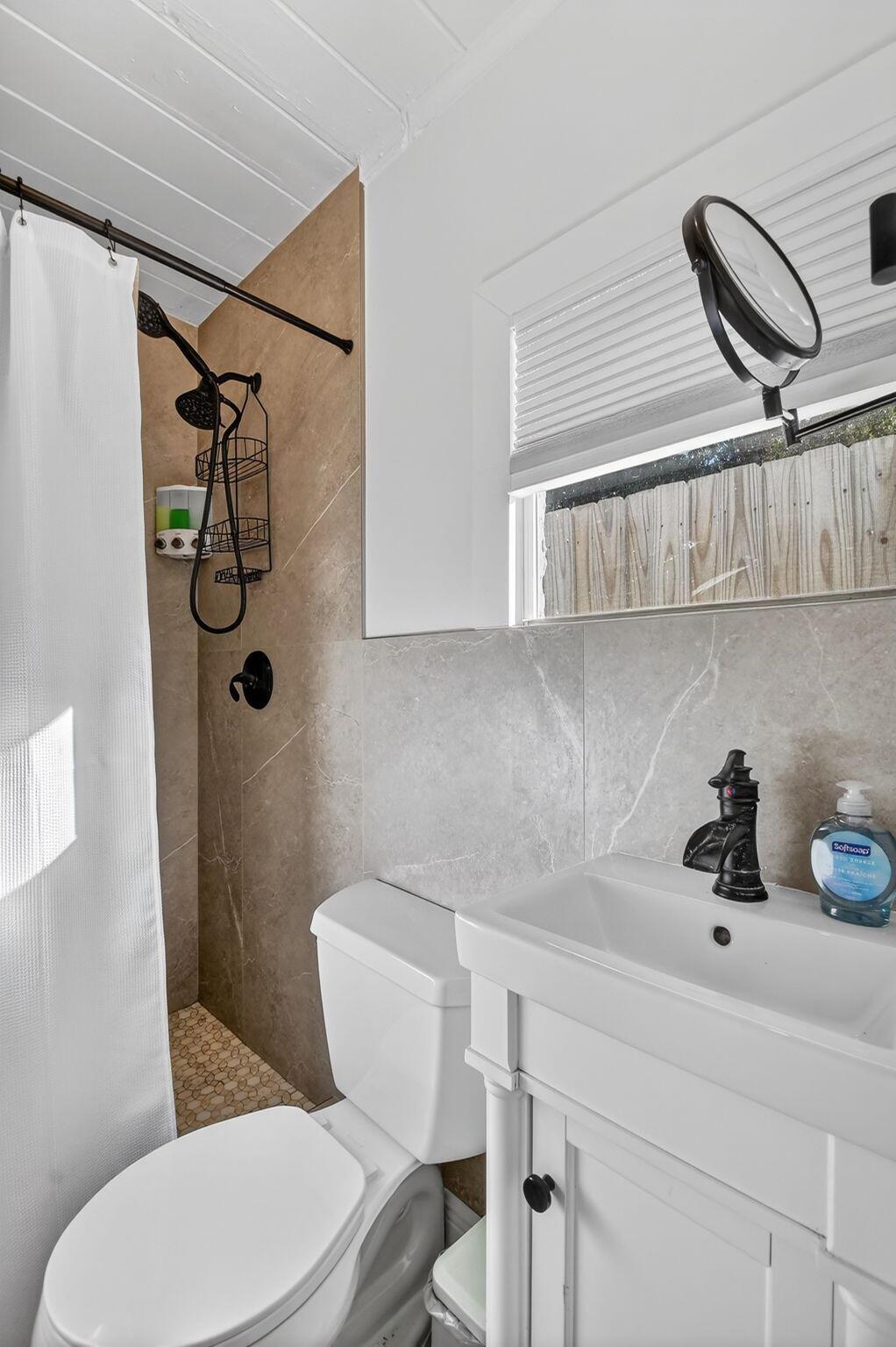 LAKE WORTH TOWN OF - Residential Lease