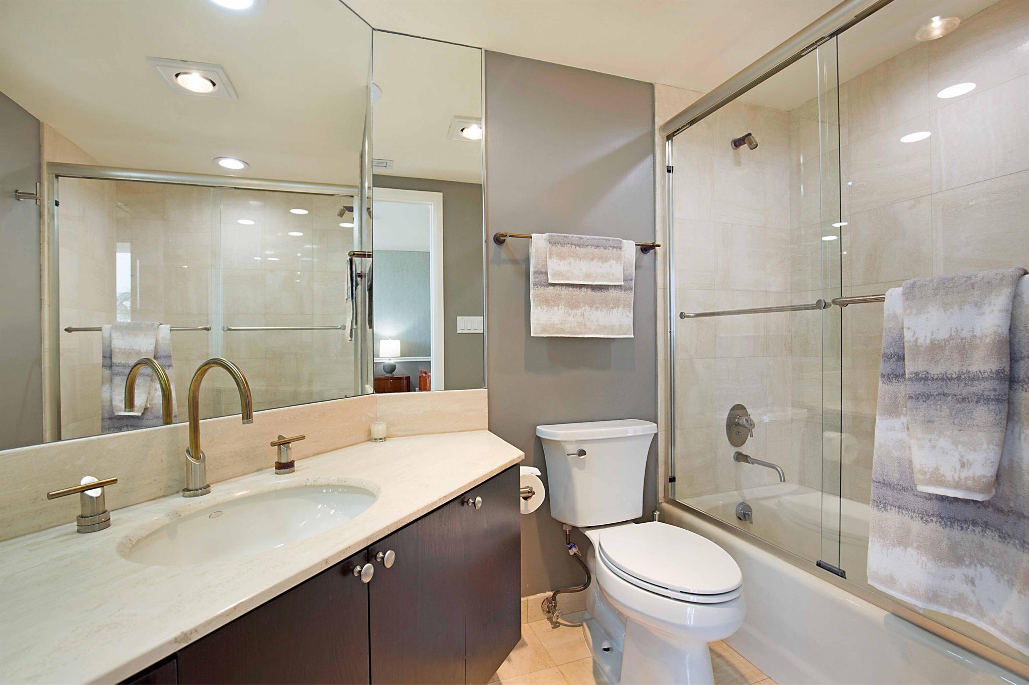 OCEAN CLUB CONDO - Residential Lease
