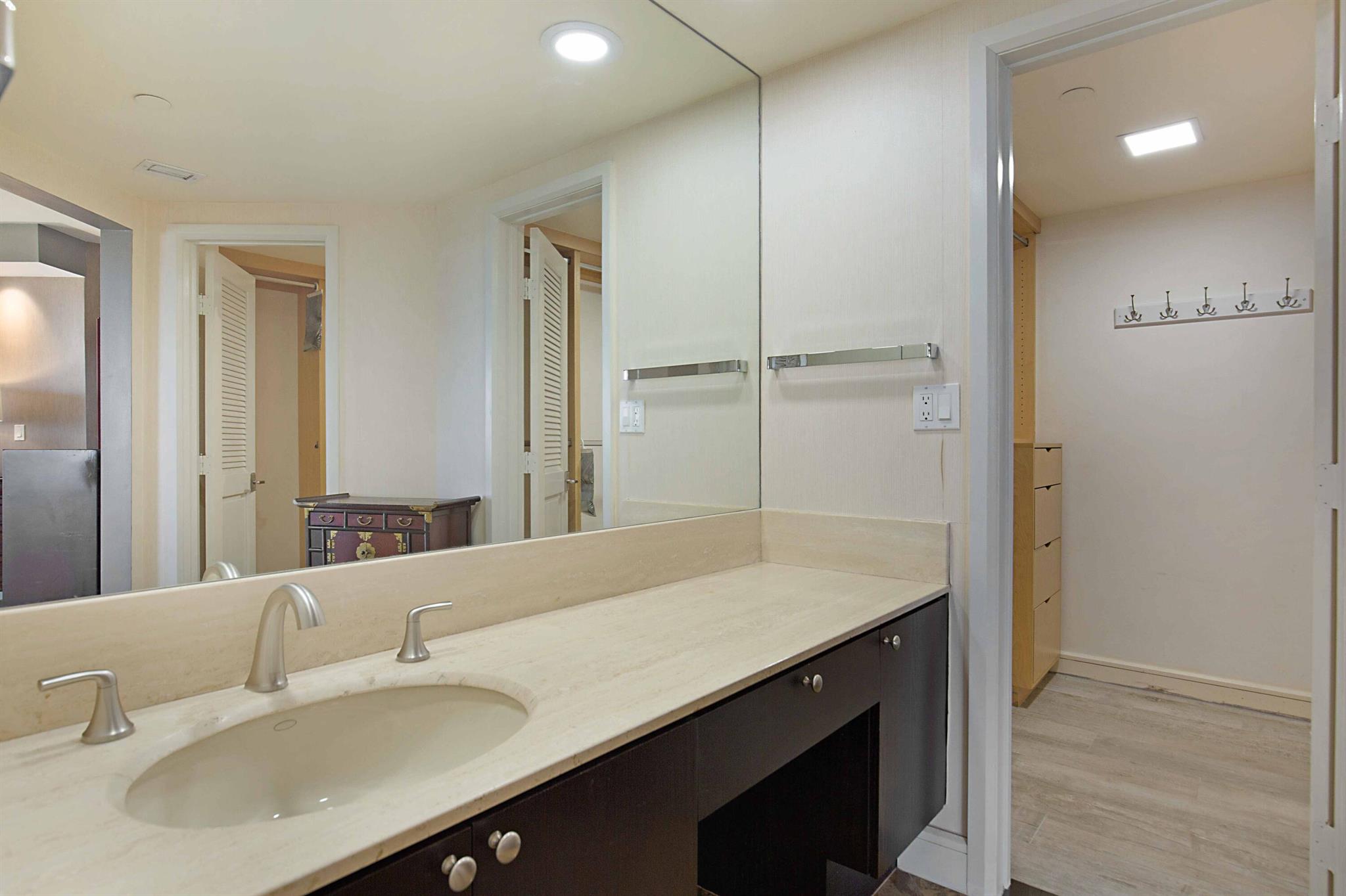 OCEAN CLUB CONDO - Residential Lease