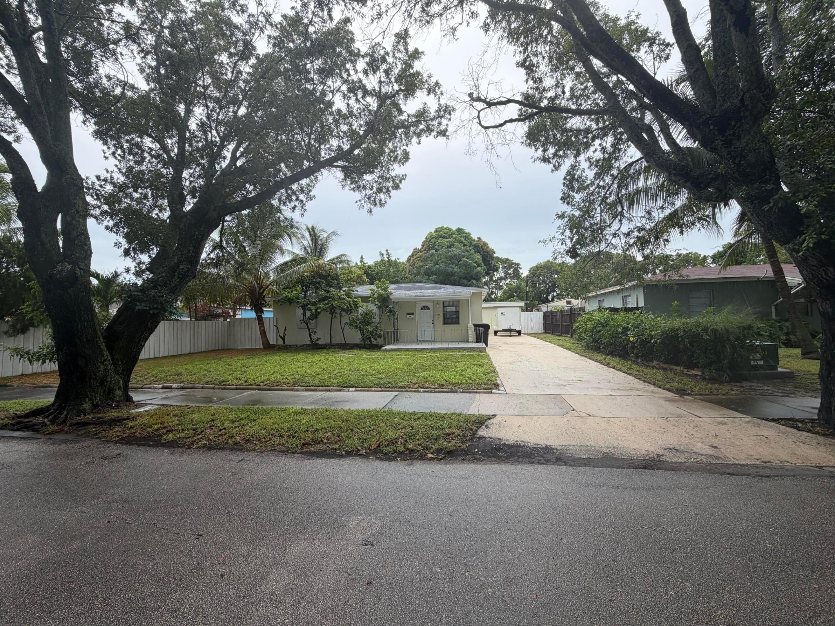 3033 Clyde Road