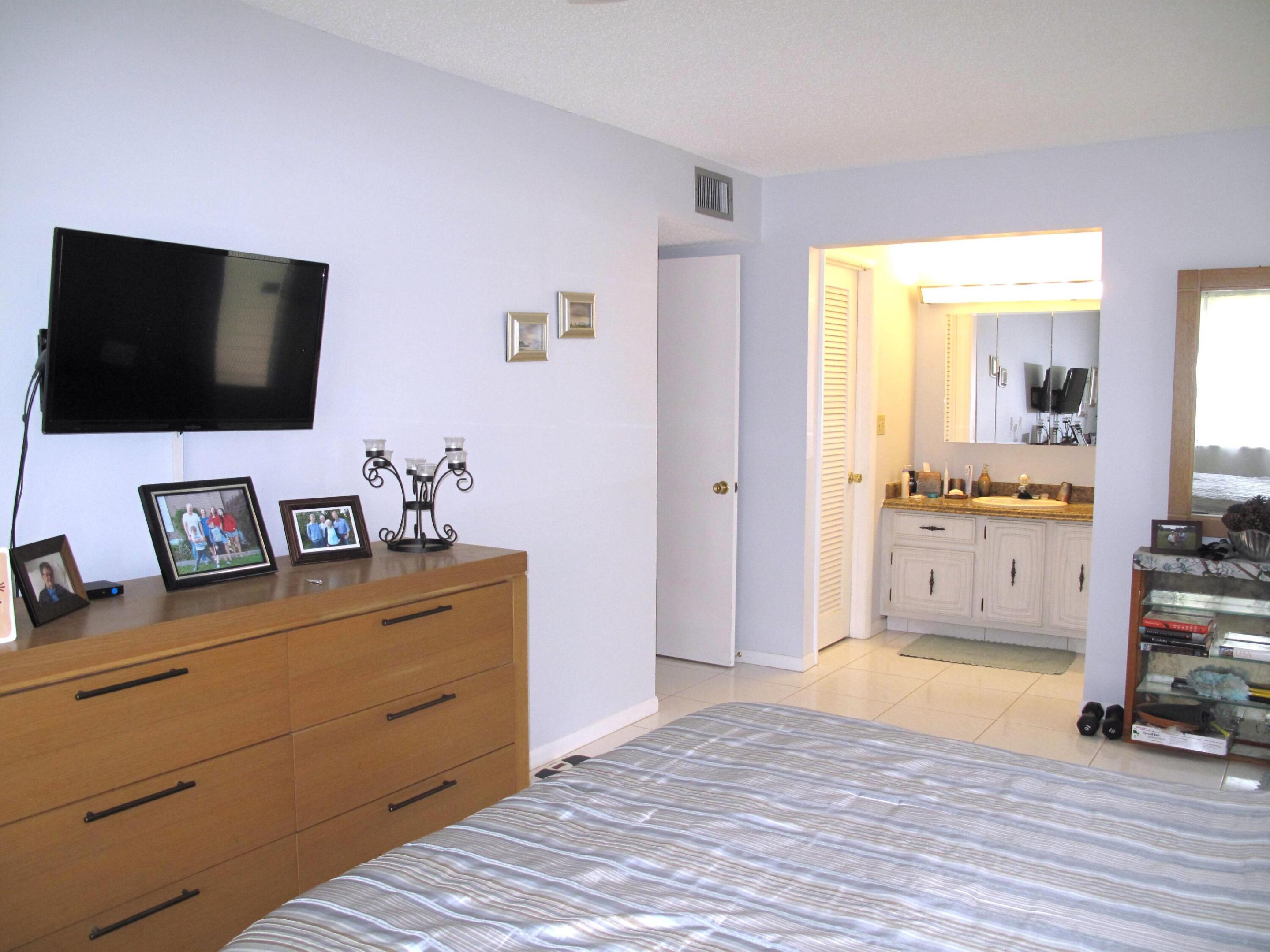 HIGH POINT OF DELRAY BEACH CONDO SEC II - Residential