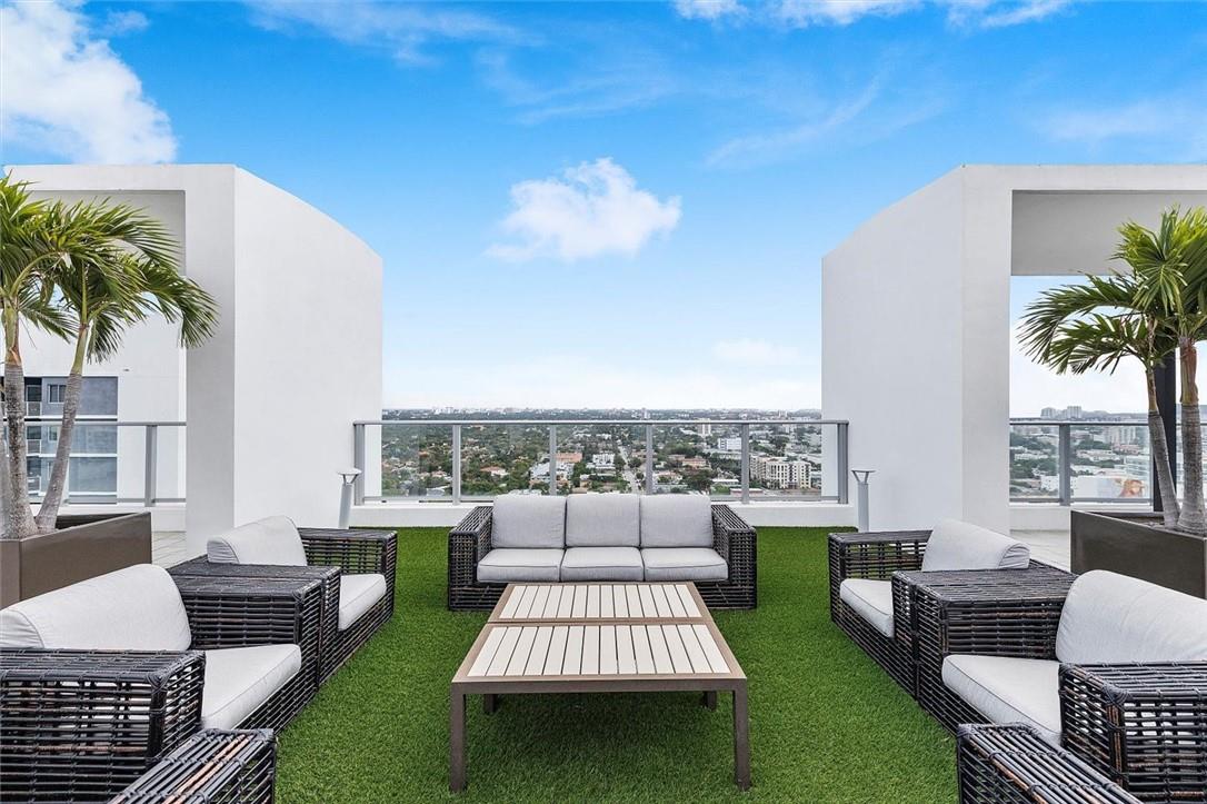 BRICKELL TEN - Residential
