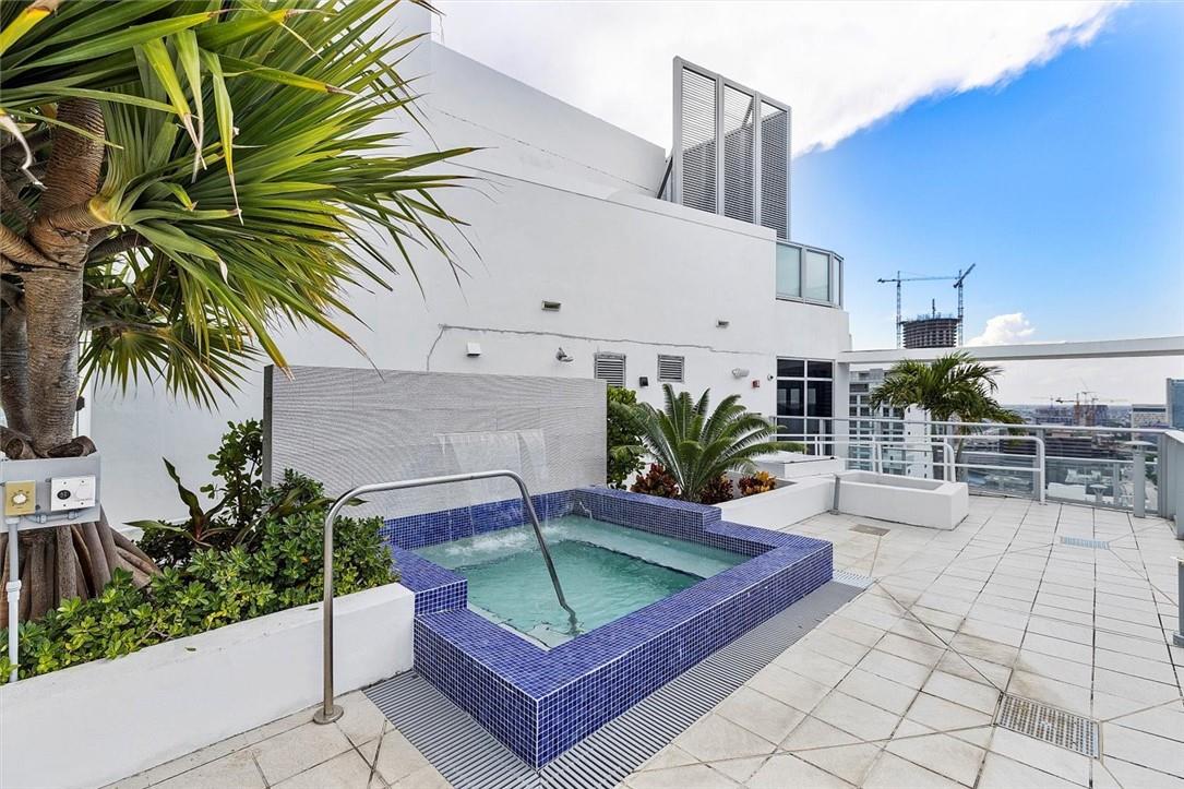 BRICKELL TEN - Residential