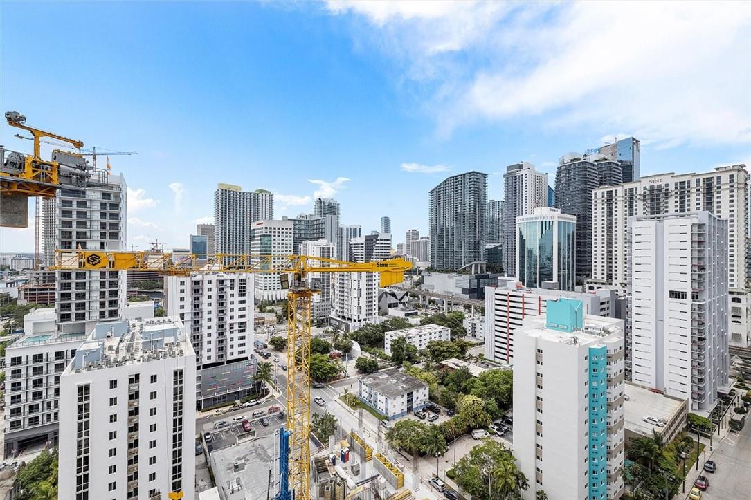 BRICKELL TEN - Residential