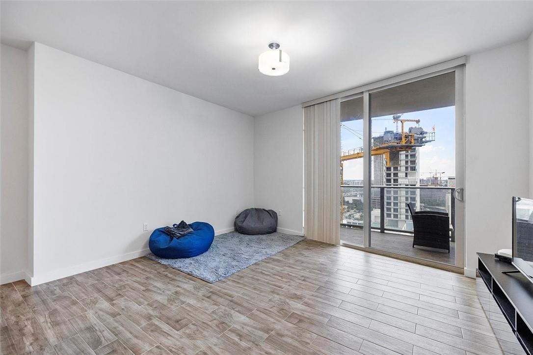BRICKELL TEN - Residential