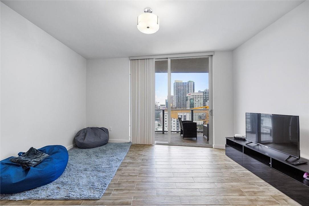 BRICKELL TEN - Residential