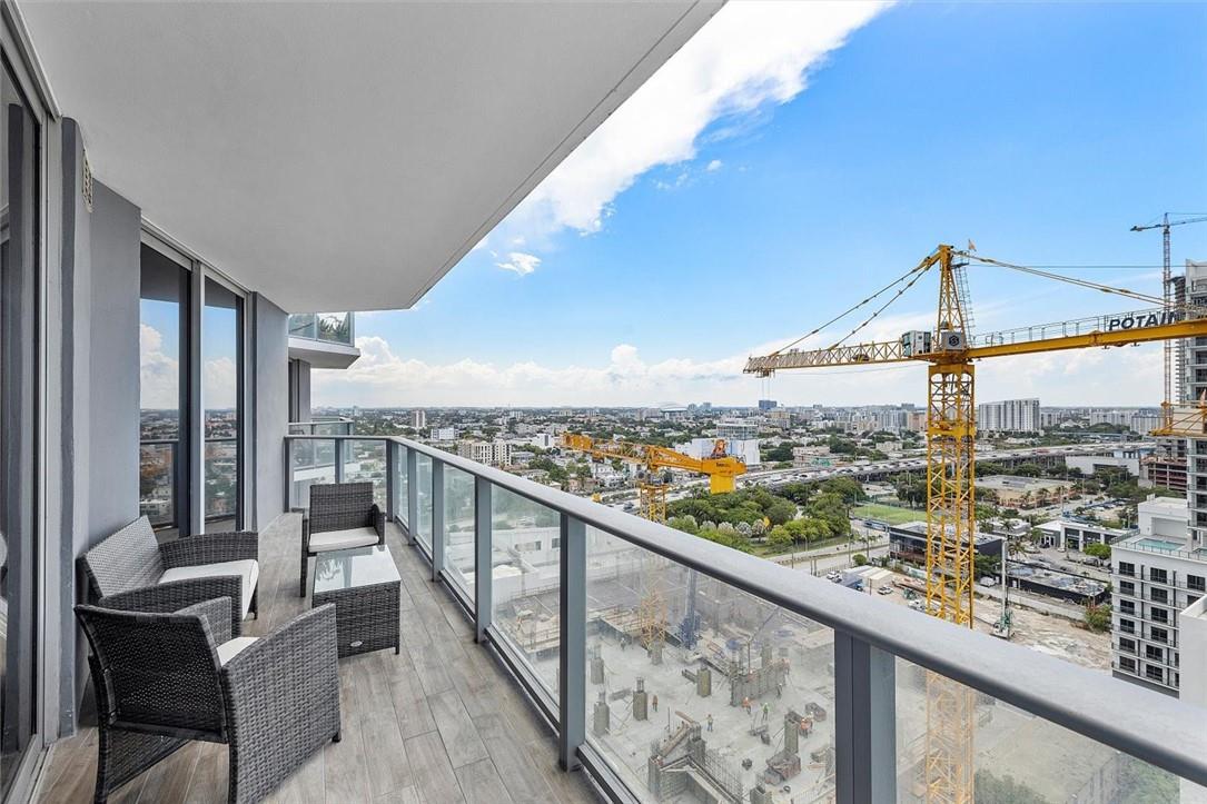 BRICKELL TEN - Residential