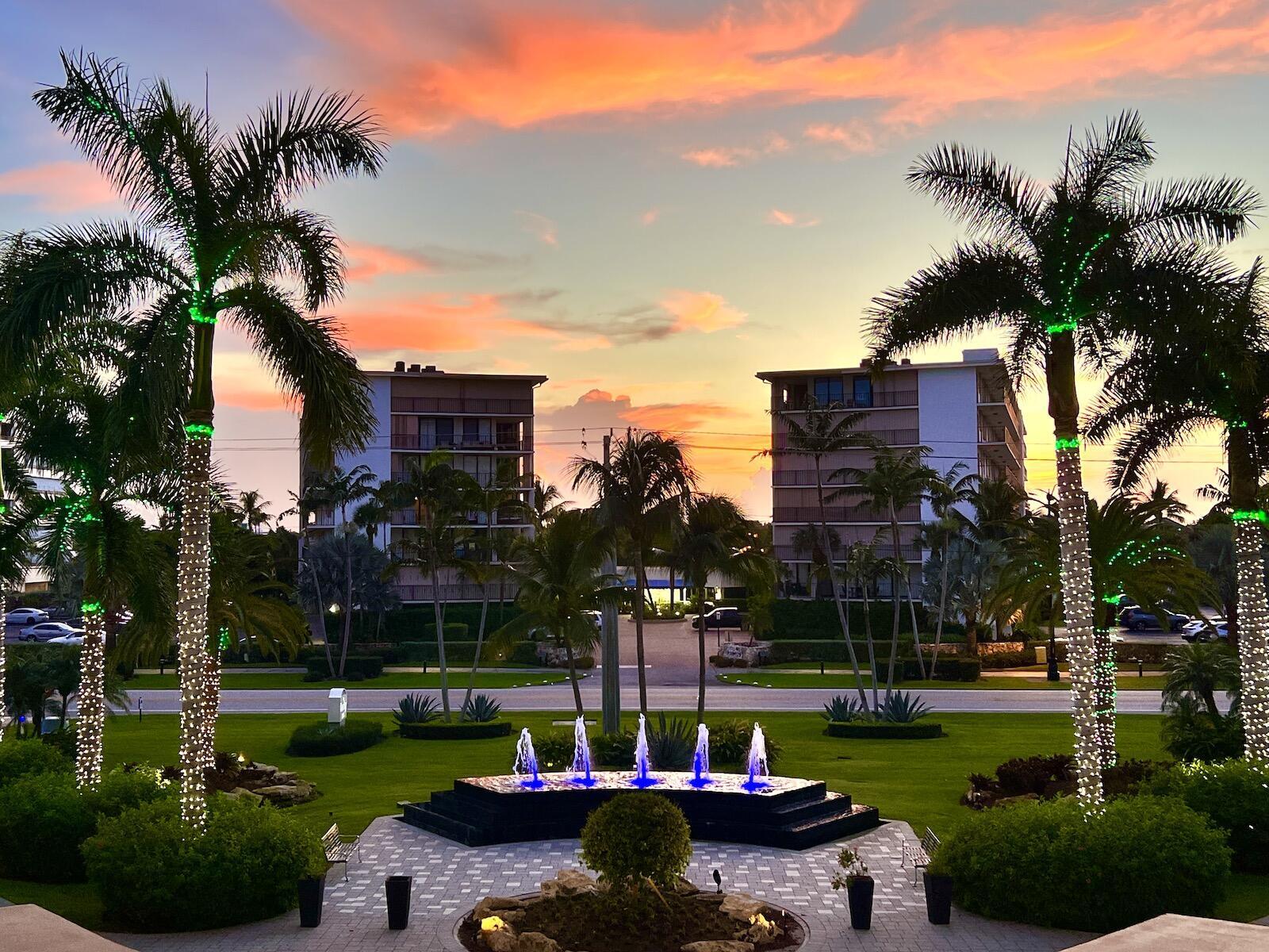 BARCLAY CONDO - Residential