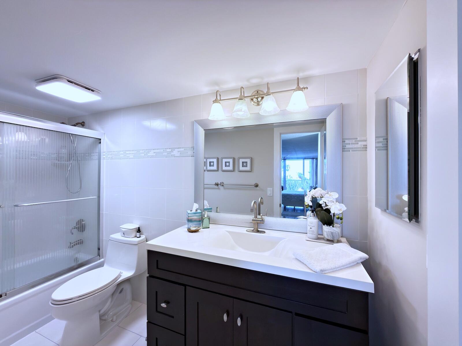 BARCLAY CONDO - Residential