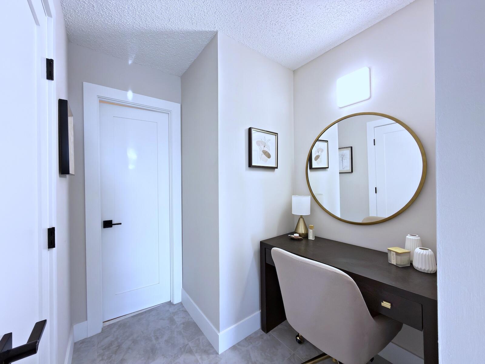 BARCLAY CONDO - Residential