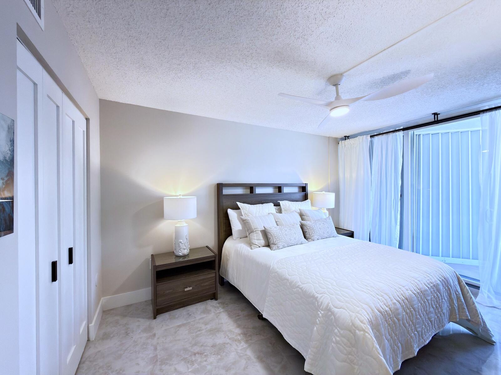 BARCLAY CONDO - Residential