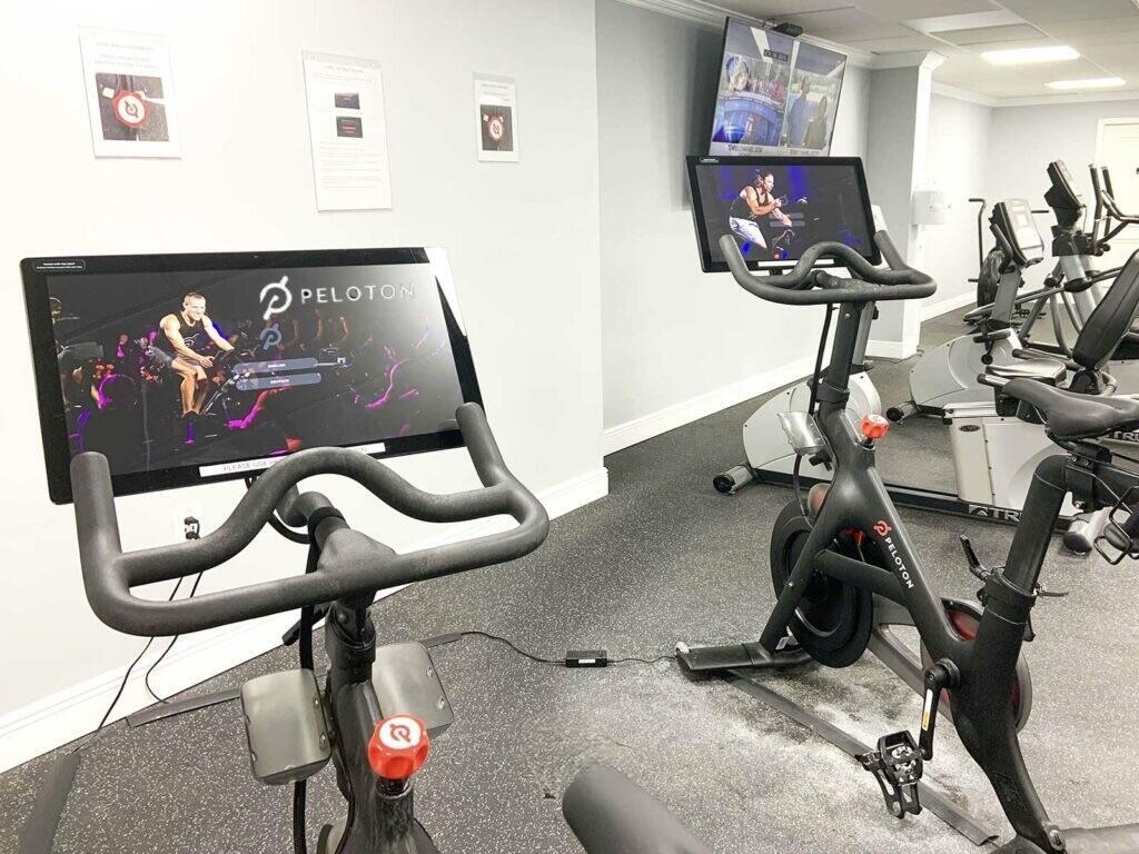 BARCLAY CONDO - Residential