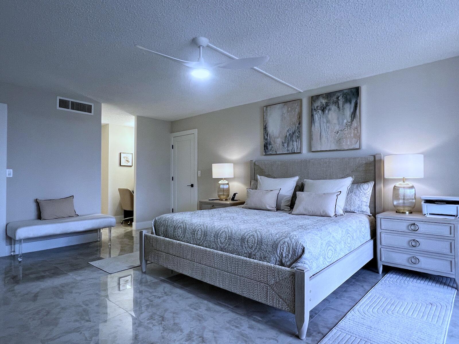 BARCLAY CONDO - Residential