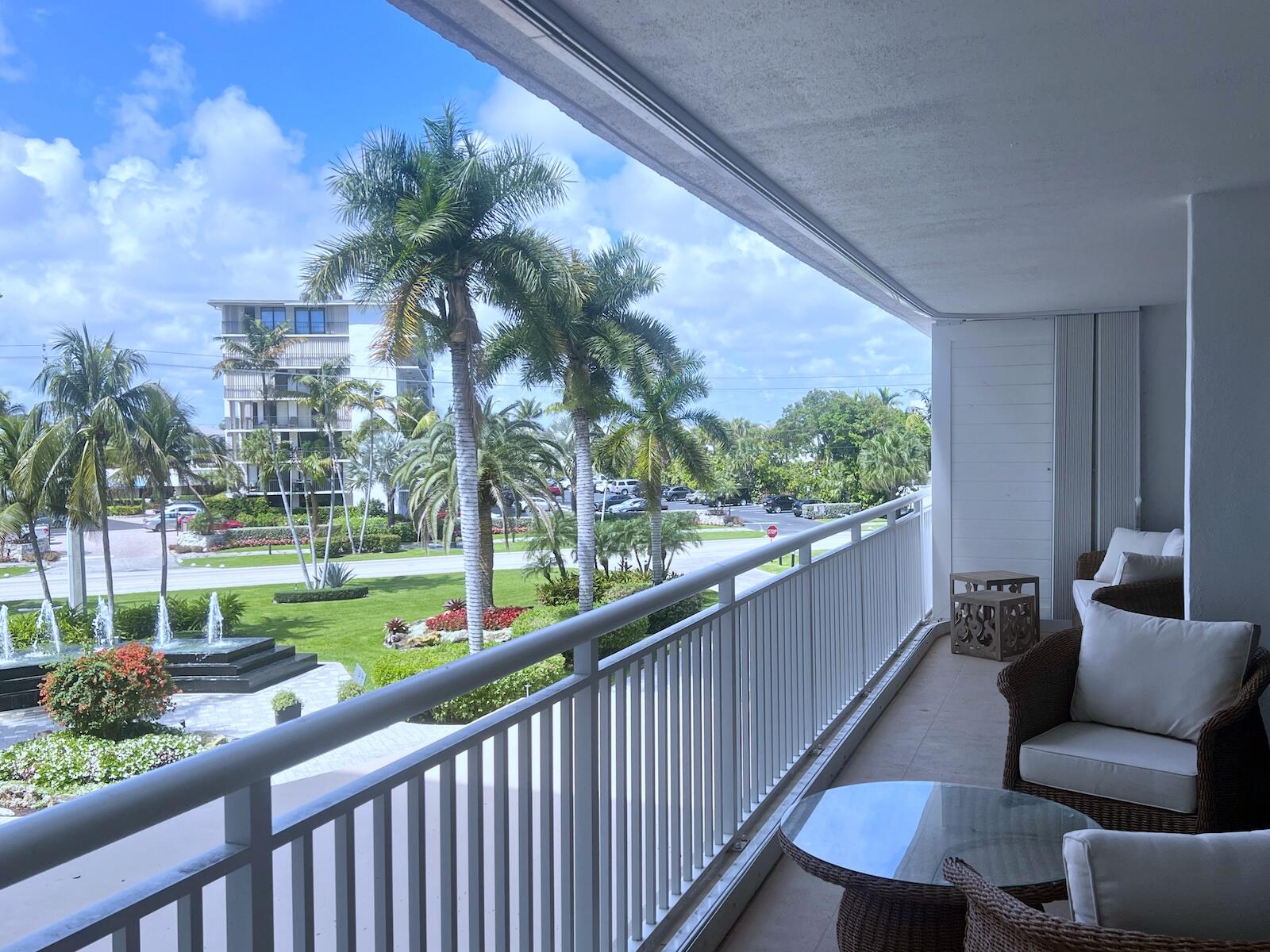 BARCLAY CONDO - Residential