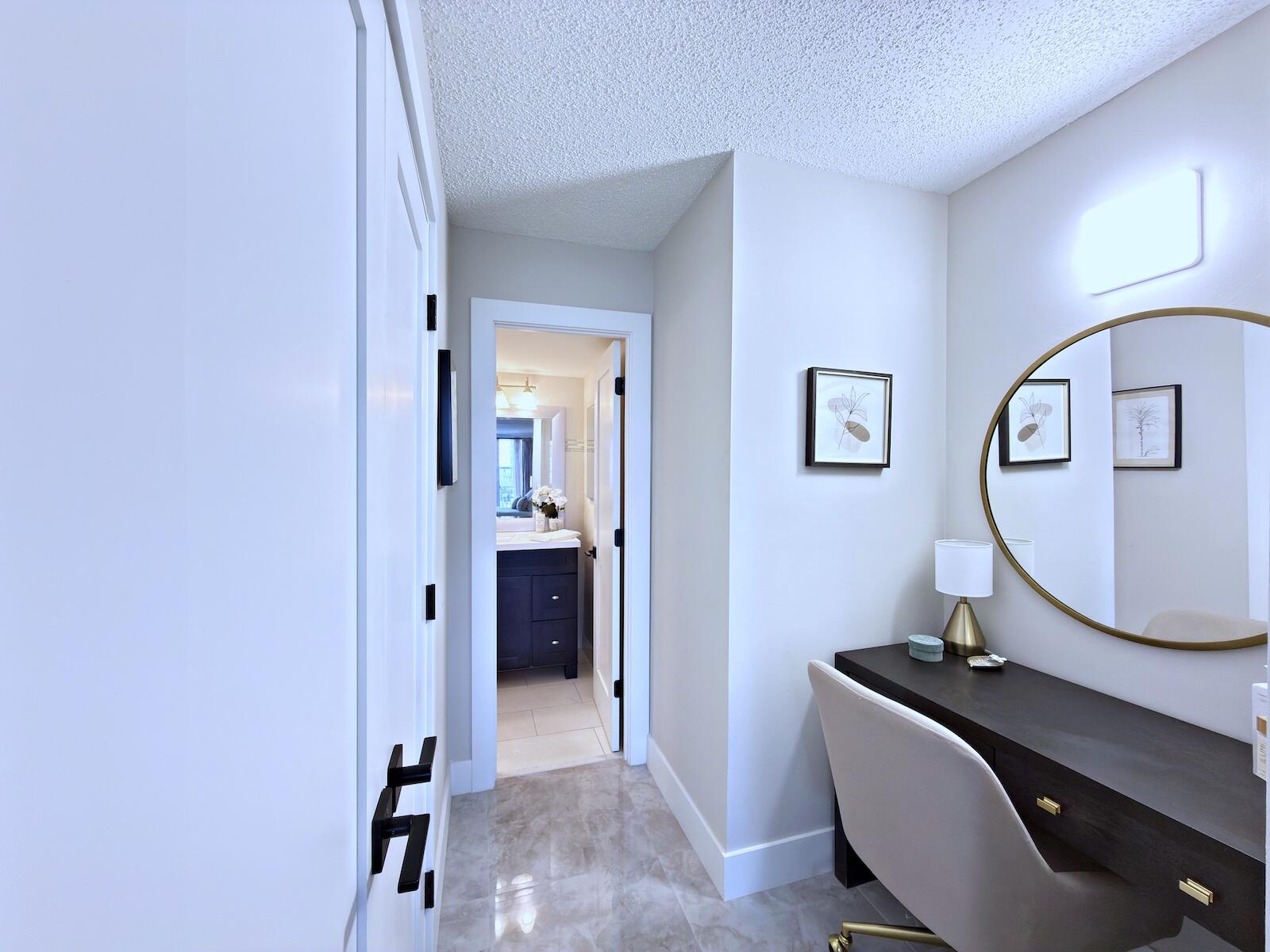 BARCLAY CONDO - Residential