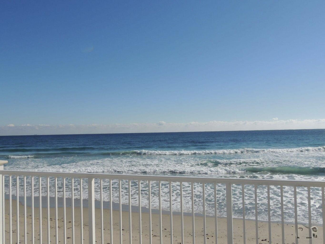 BARCLAY CONDO - Residential