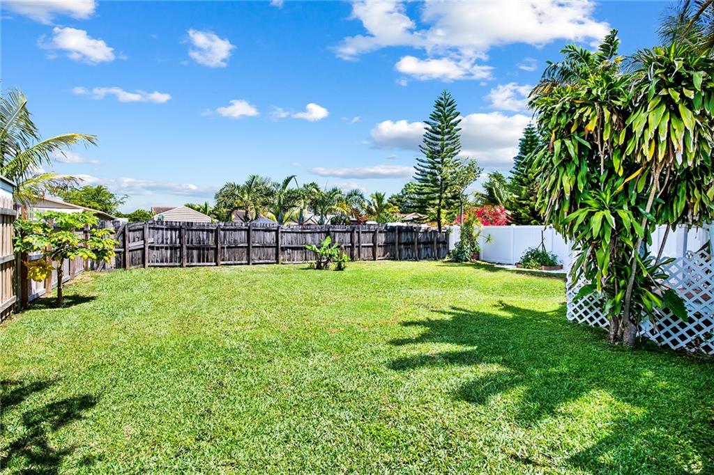 HOLLYWOOD PARK - Residential