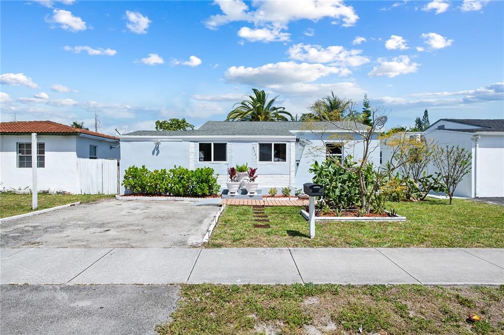 HOLLYWOOD PARK - Residential
