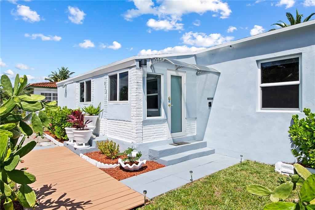 HOLLYWOOD PARK - Residential