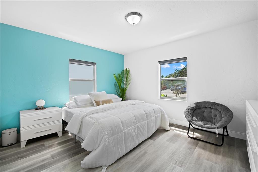 HOLLYWOOD PARK - Residential