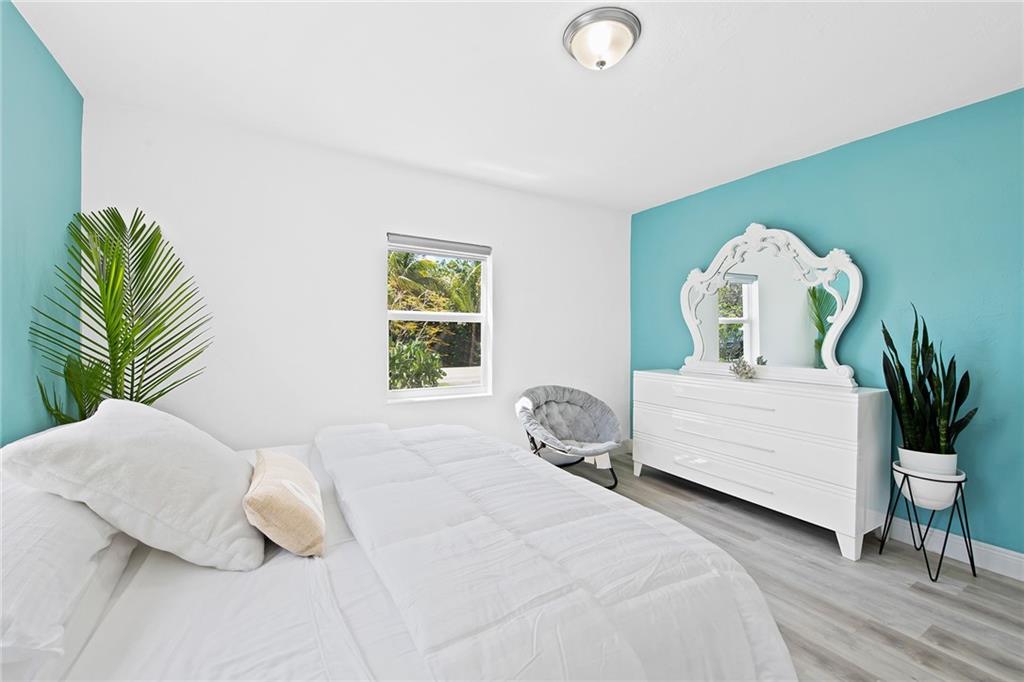 HOLLYWOOD PARK - Residential