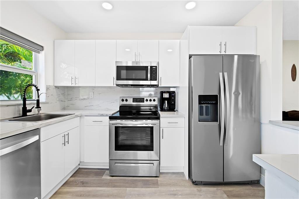HOLLYWOOD PARK - Residential