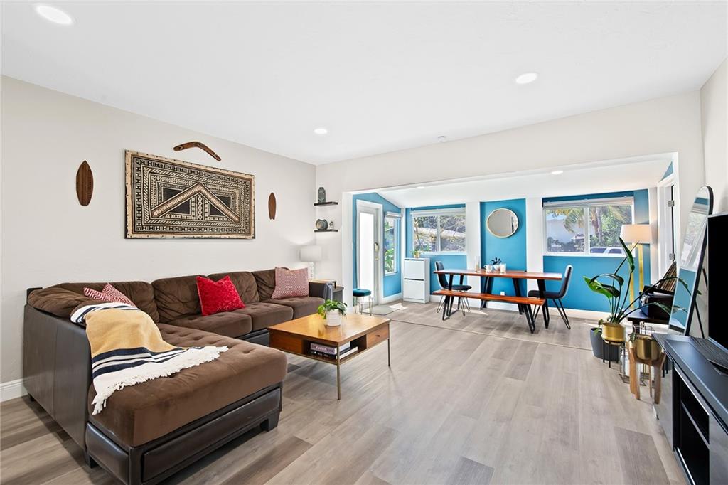 HOLLYWOOD PARK - Residential
