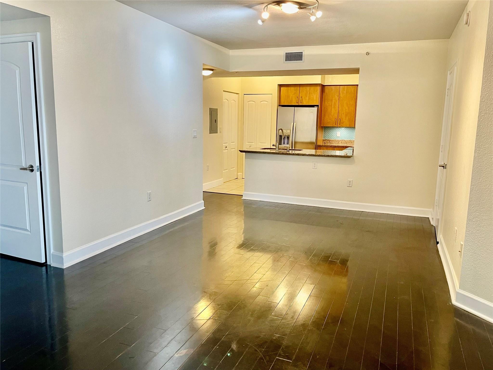 1830 RADIUS Drive 720