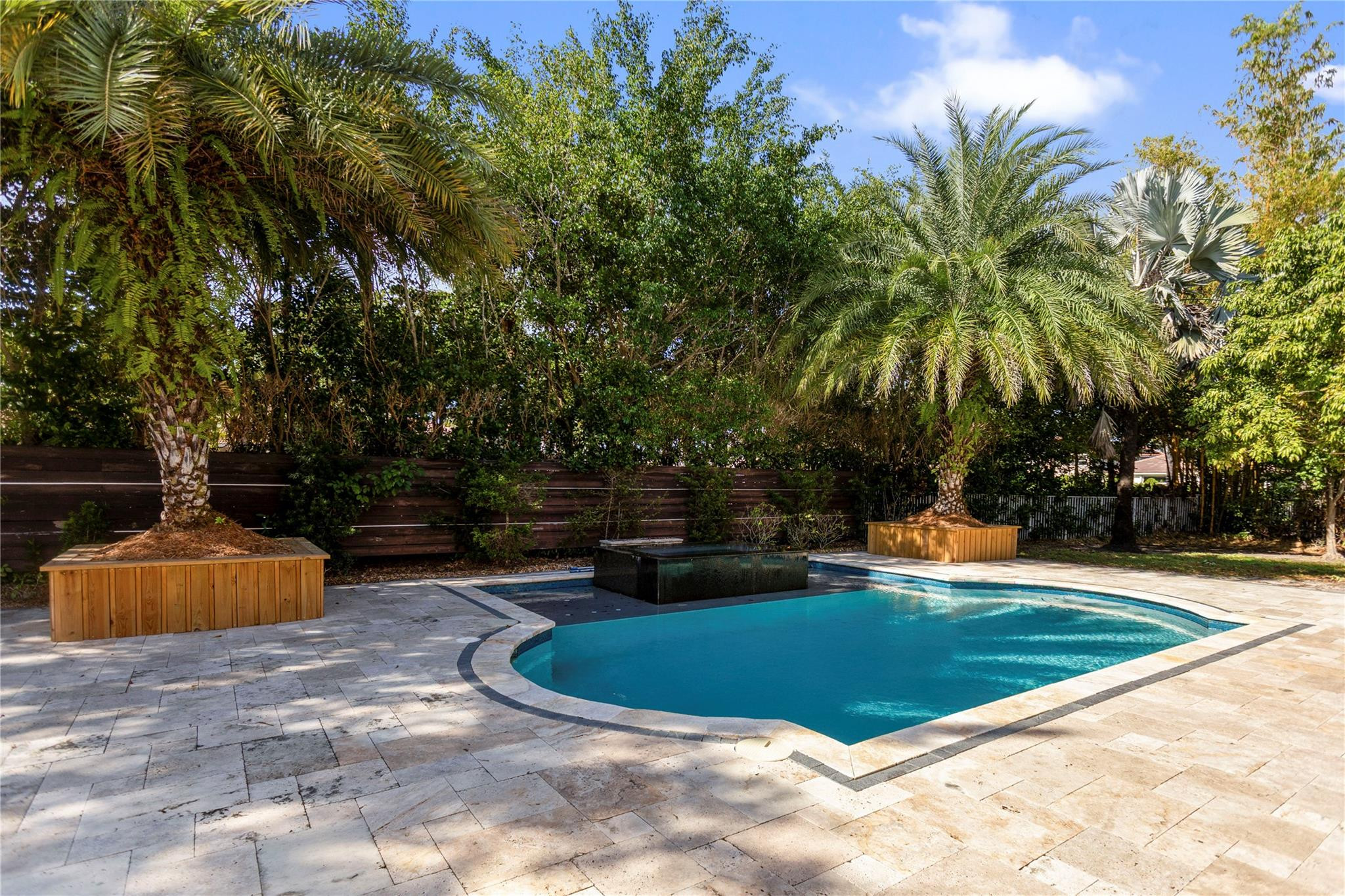 VICTORIA ISLE - Residential