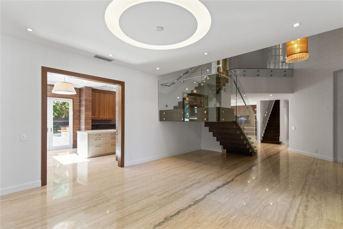 VICTORIA ISLE - Residential