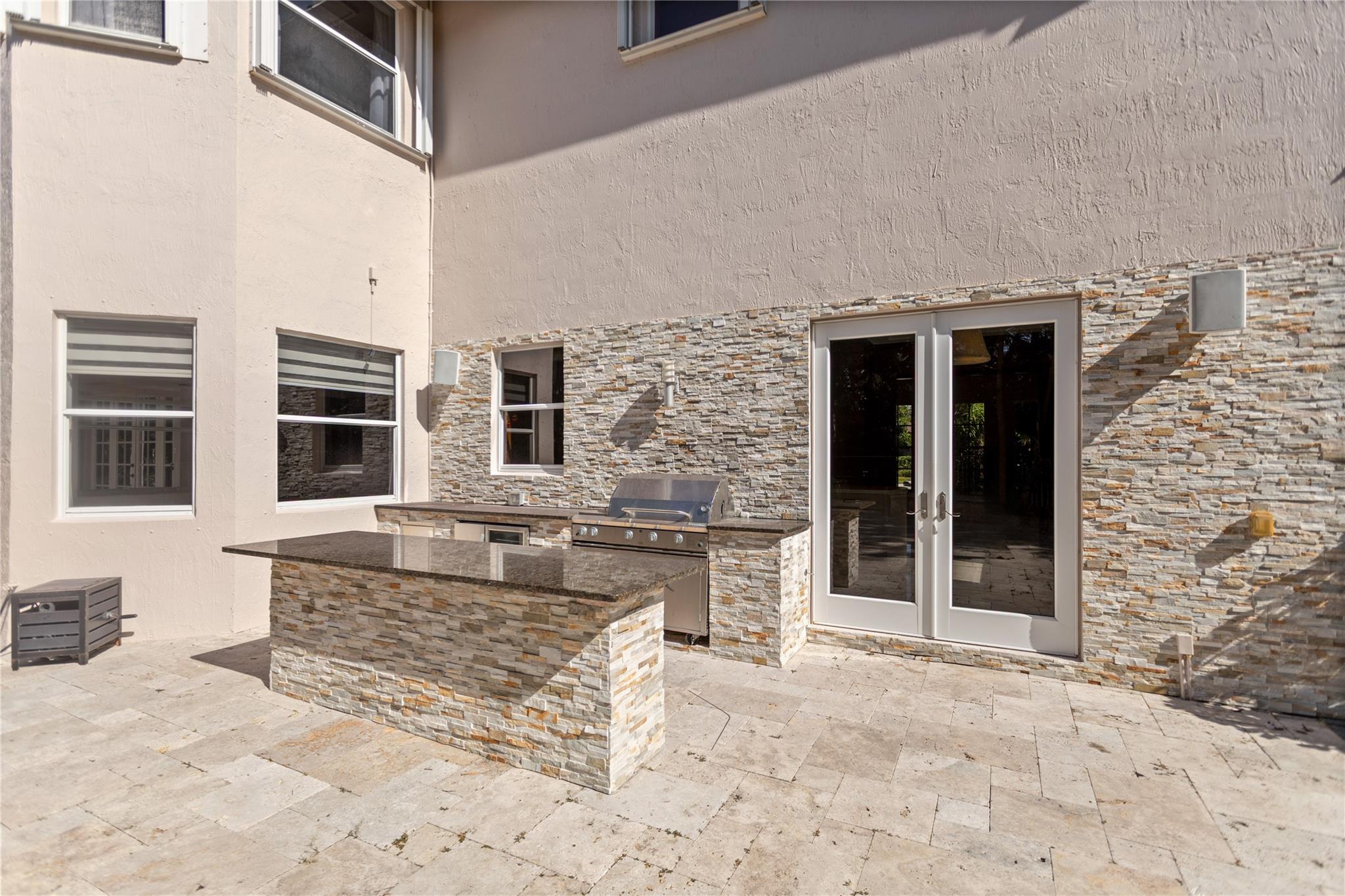 VICTORIA ISLE - Residential