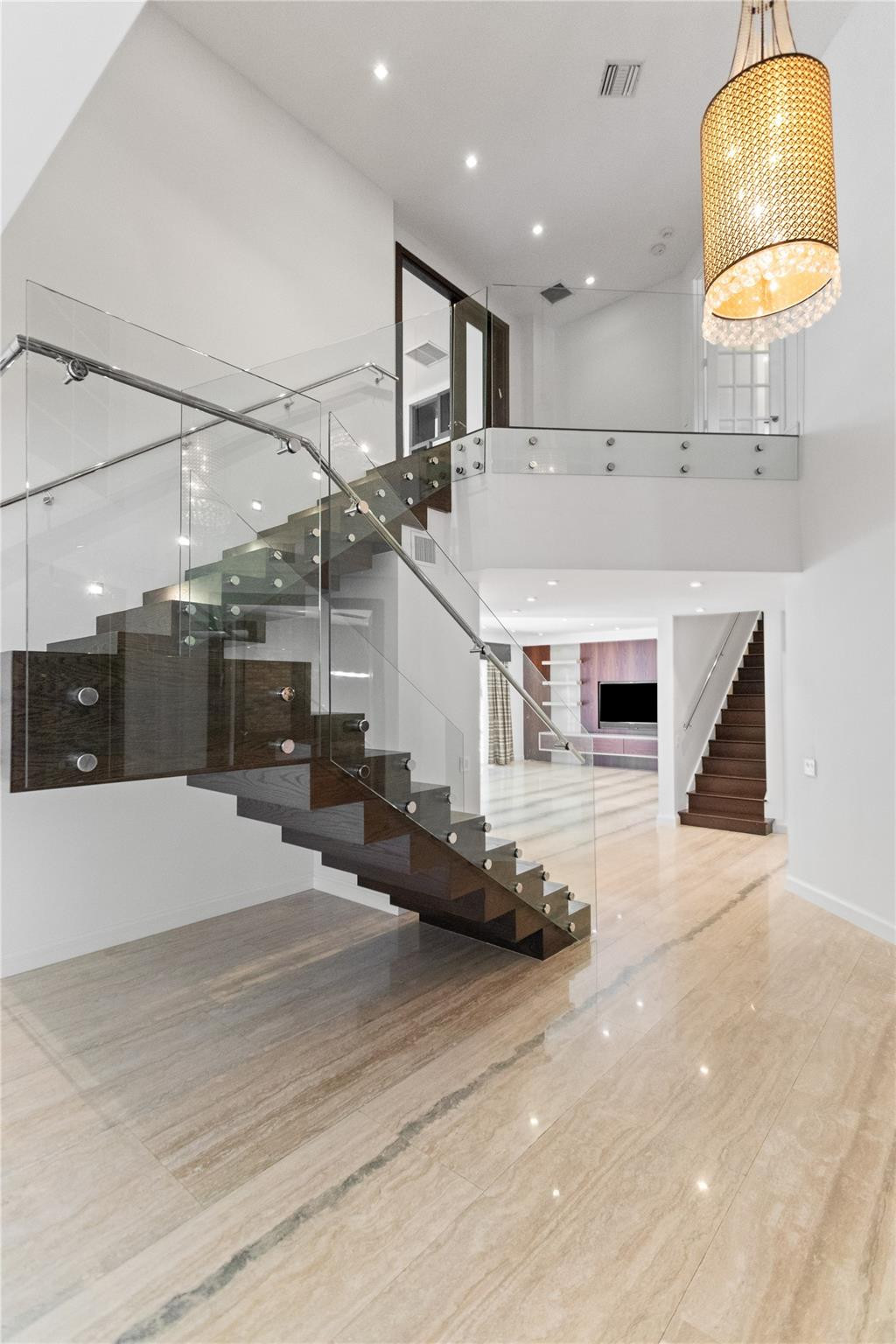 VICTORIA ISLE - Residential